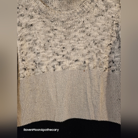 Calvin Kline Sweater - Picture 4 of 6